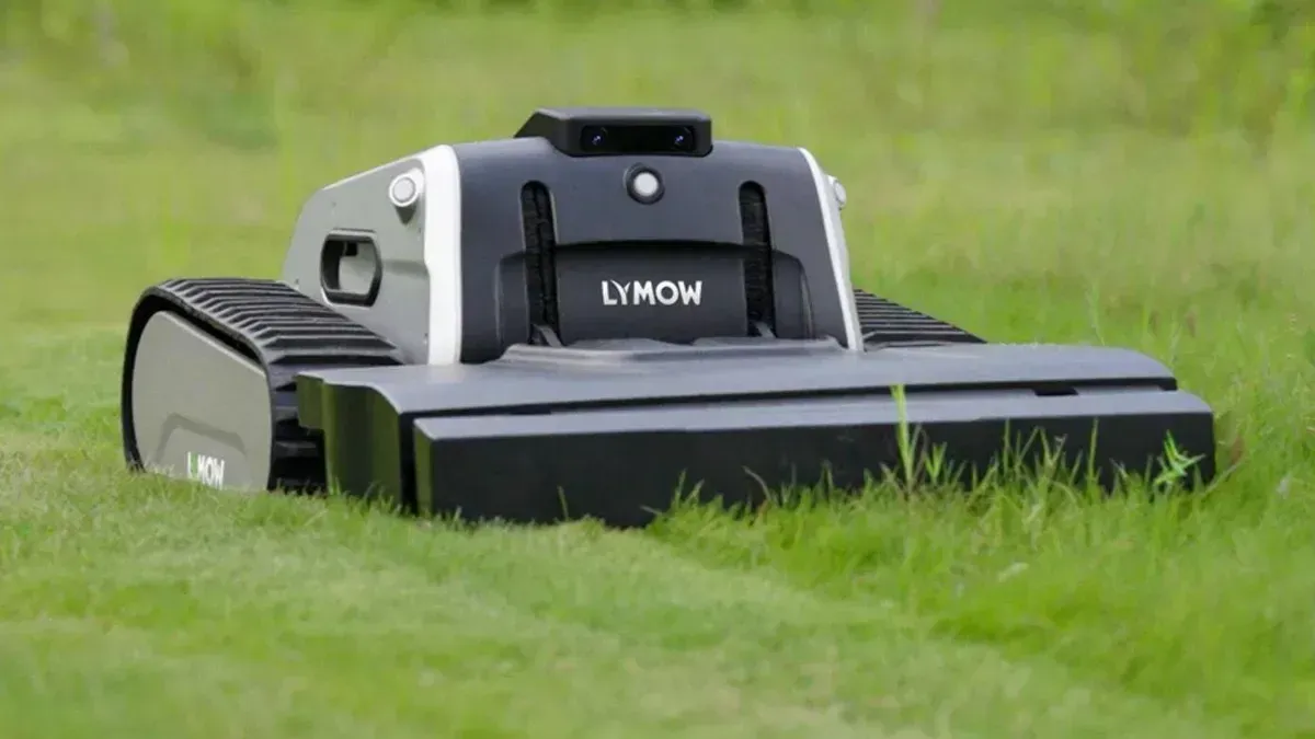 2025年の記事で紹介したロボット芝刈り機Lymow One